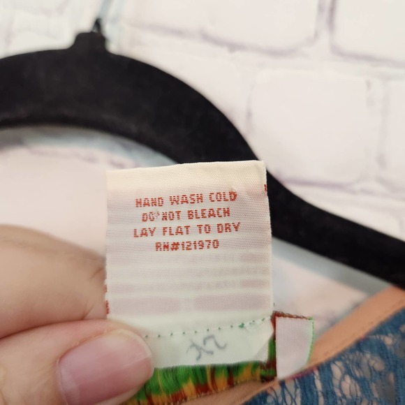 Flying Tomato Women's Boho Embroidered Long Sheer sleeve Lace Back Blouse M - Picture 4 of 8